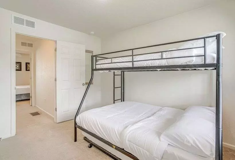 6 Mi To Dia: Denver Home W/ Fenced Yard & Fire Pit