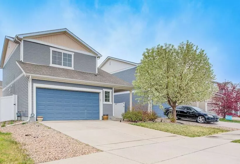 6 Mi To Dia: Denver Home W/ Fenced Yard & Fire Pit