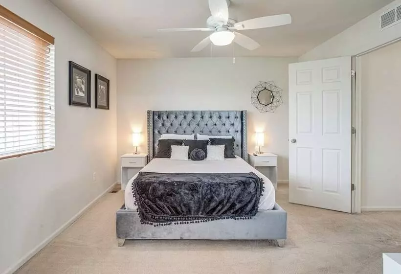 6 Mi To Dia: Denver Home W/ Fenced Yard & Fire Pit