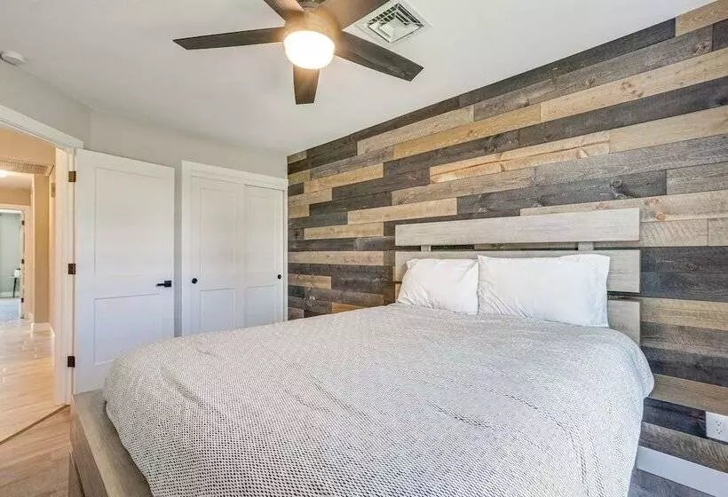 Home Near Spring Training & State Farm Stadium!