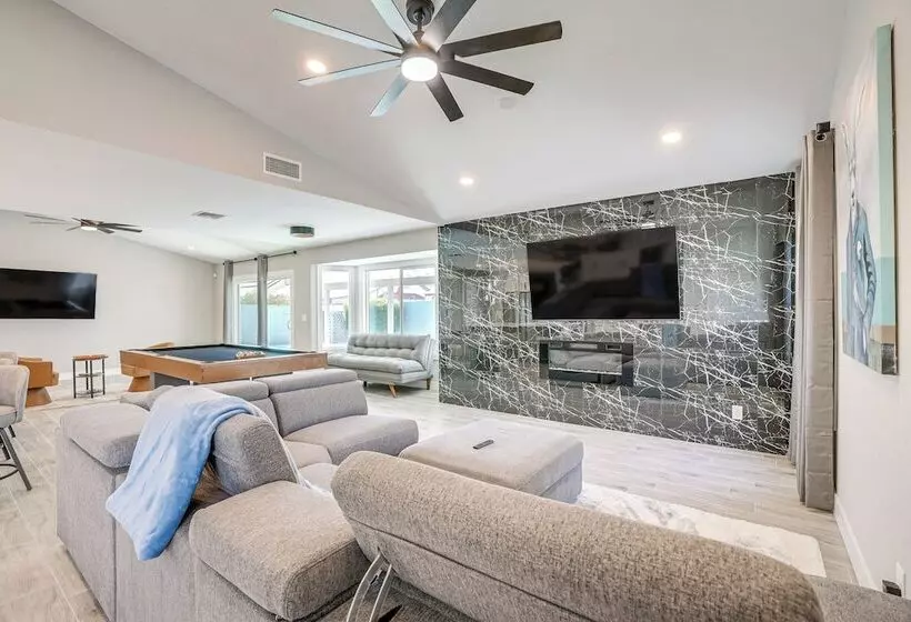 Home Near Spring Training & State Farm Stadium!