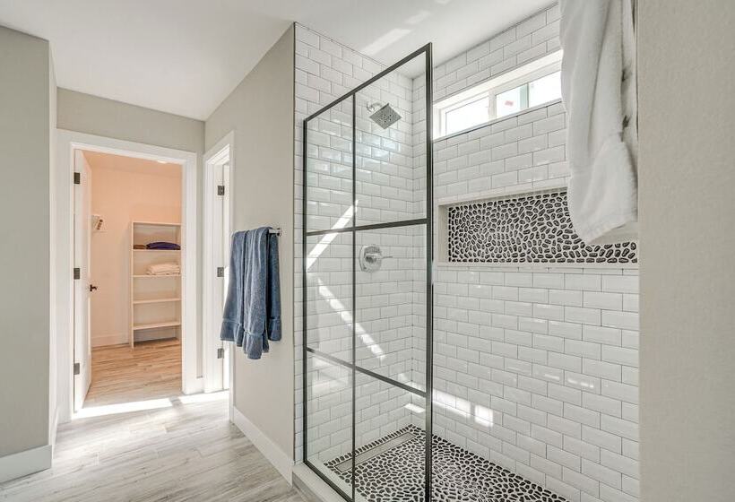 Home Near Spring Training & State Farm Stadium!