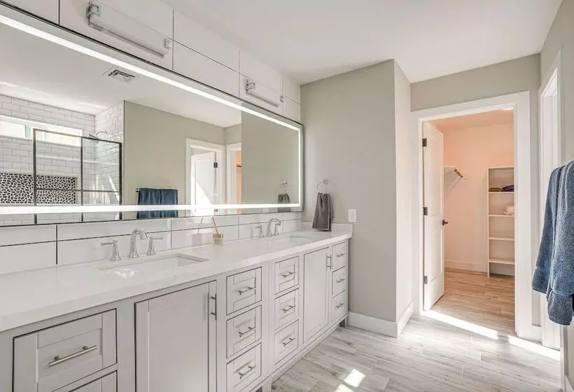 Home Near Spring Training & State Farm Stadium!