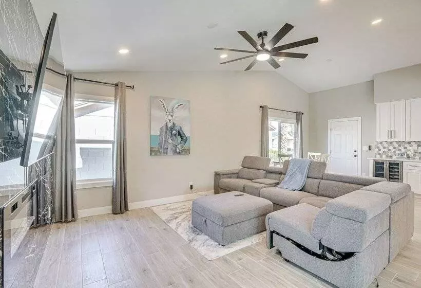 Home Near Spring Training & State Farm Stadium!