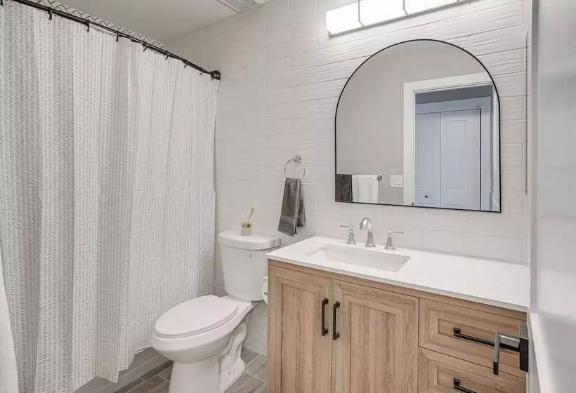 Home Near Spring Training & State Farm Stadium!