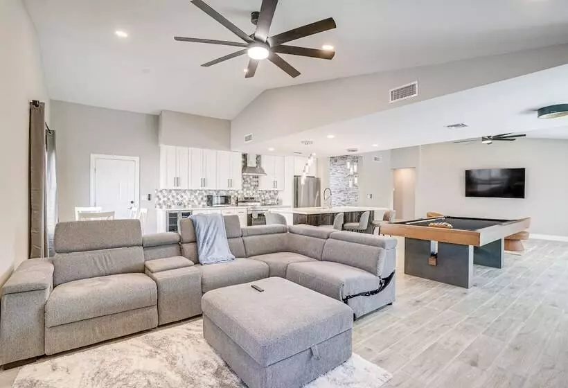 Home Near Spring Training & State Farm Stadium!