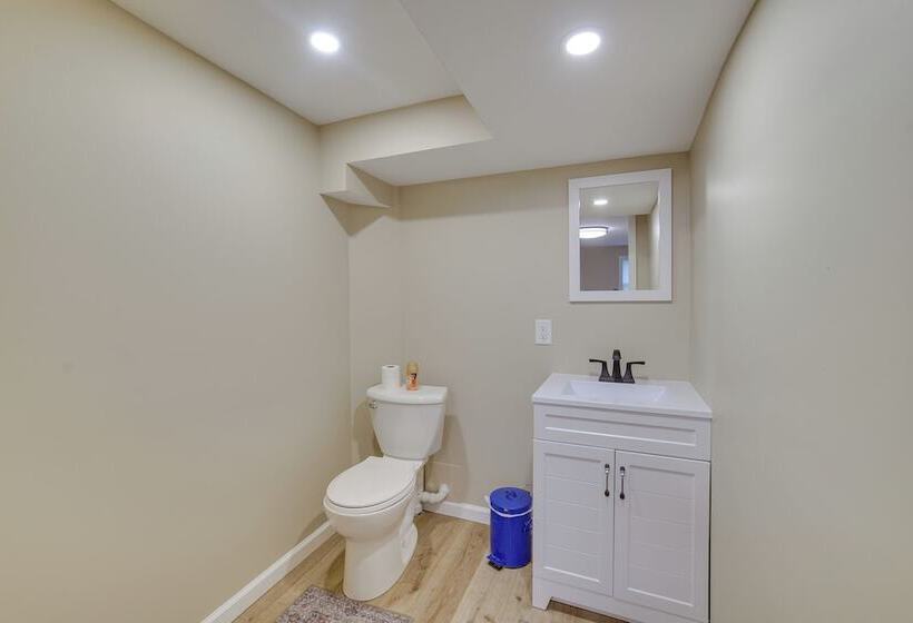 Modern Urbana Home: 2 Mi To University Of Illinois