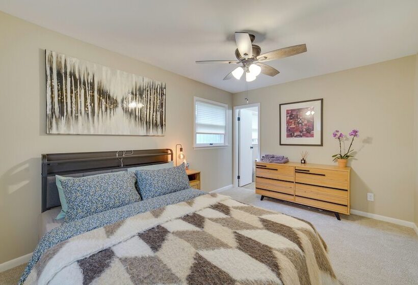 Modern Urbana Home: 2 Mi To University Of Illinois