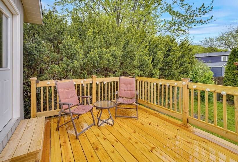 Modern Urbana Home: 2 Mi To University Of Illinois