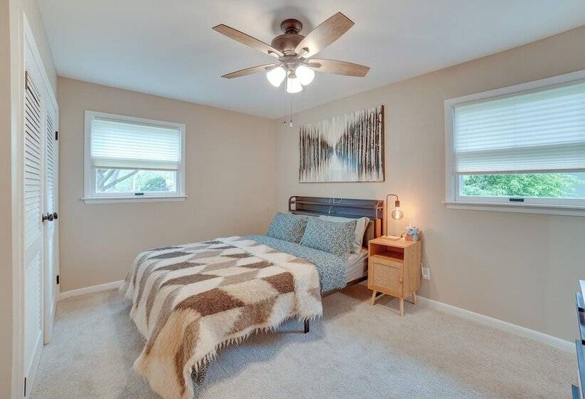 Modern Urbana Home: 2 Mi To University Of Illinois