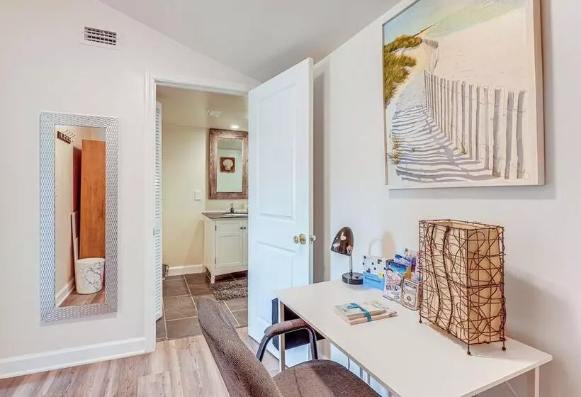 Pensacola Home On 1 Acre W/ Large Yard & Grill!