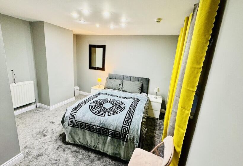 Резиденция 4 Bedrooms Full House Stourbridge Birmingham