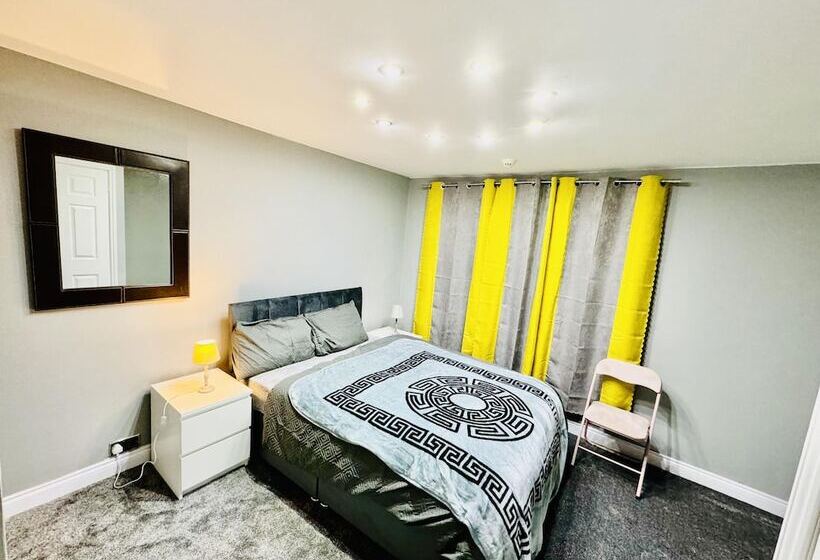 Резиденция 4 Bedrooms Full House Stourbridge Birmingham