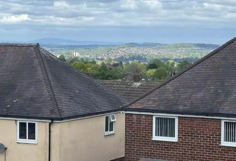 اقامتگاه 4 Bedrooms Full House Stourbridge Birmingham