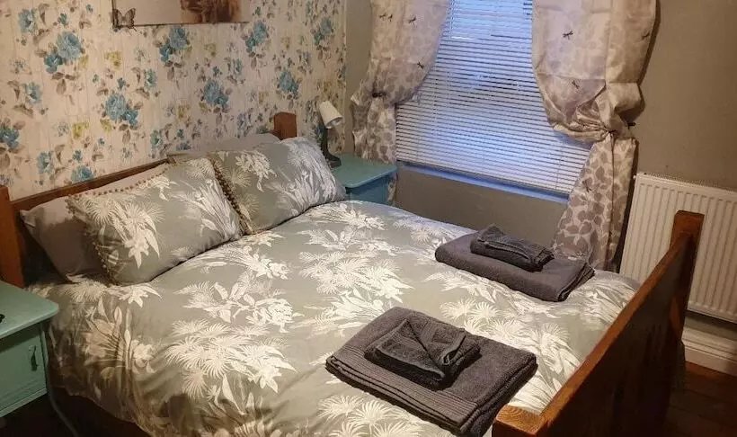 Residenssi 3br Sleeps6 Petsok Off Road Parking Garden