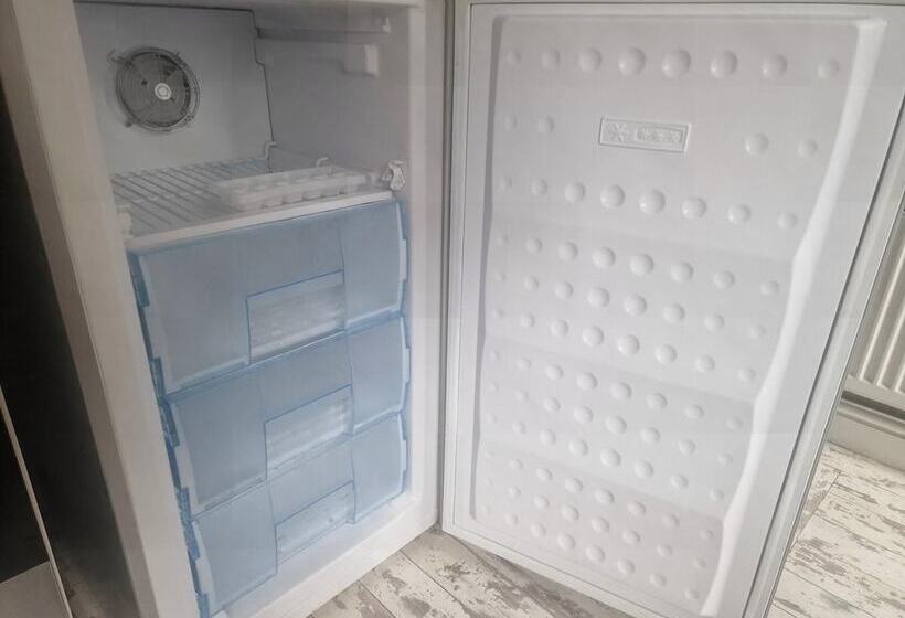 إقامة 3br Sleeps6 Petsok Off Road Parking Garden