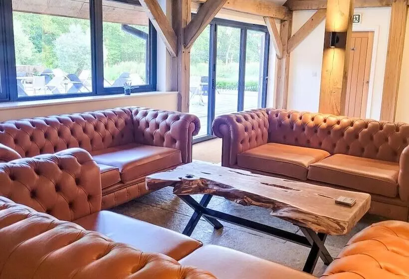 Lomakeskus Hay S Wood Retreat