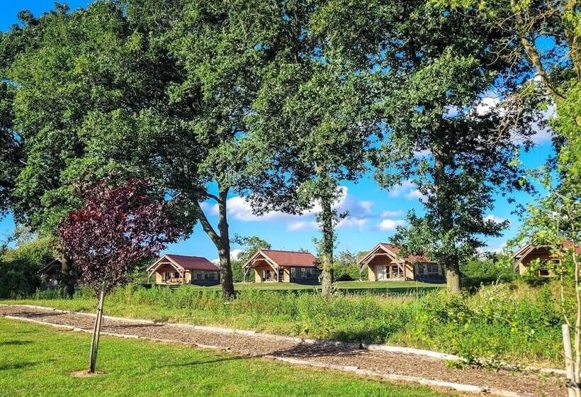 Курорт Hay S Wood Retreat