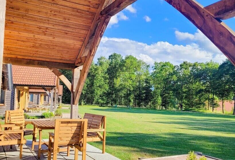 Курорт Hay S Wood Retreat