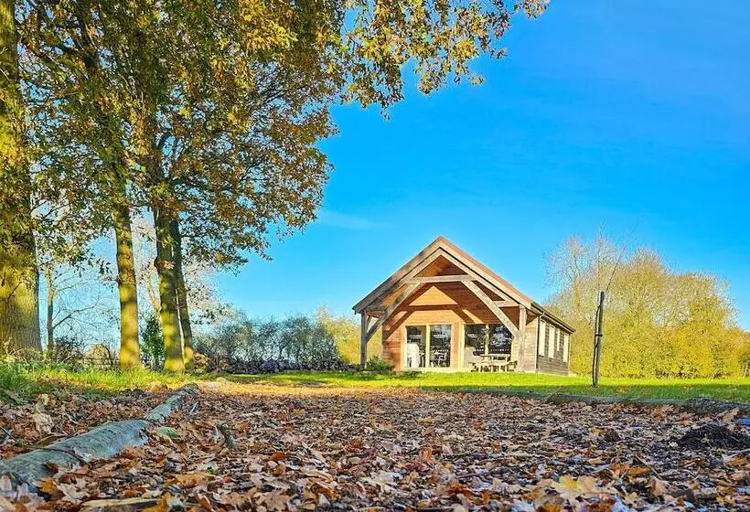 Lomakeskus Hay S Wood Retreat