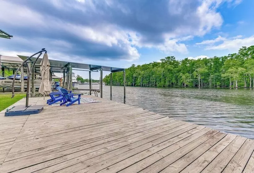 Riverfront Springfield Home W/ Scenic Deck & Dock!