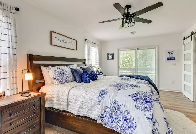 Riverfront Springfield Home W/ Scenic Deck & Dock!