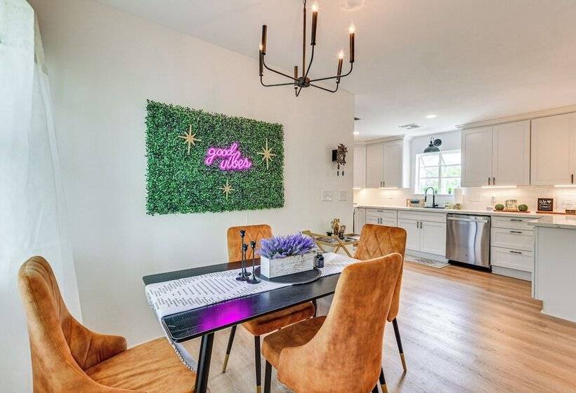 Riverfront Springfield Home W/ Scenic Deck & Dock!