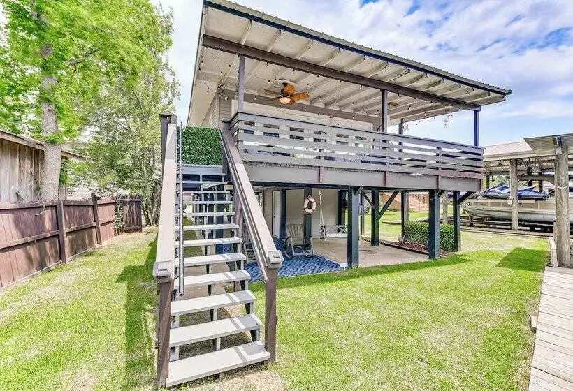 Riverfront Springfield Home W/ Scenic Deck & Dock!