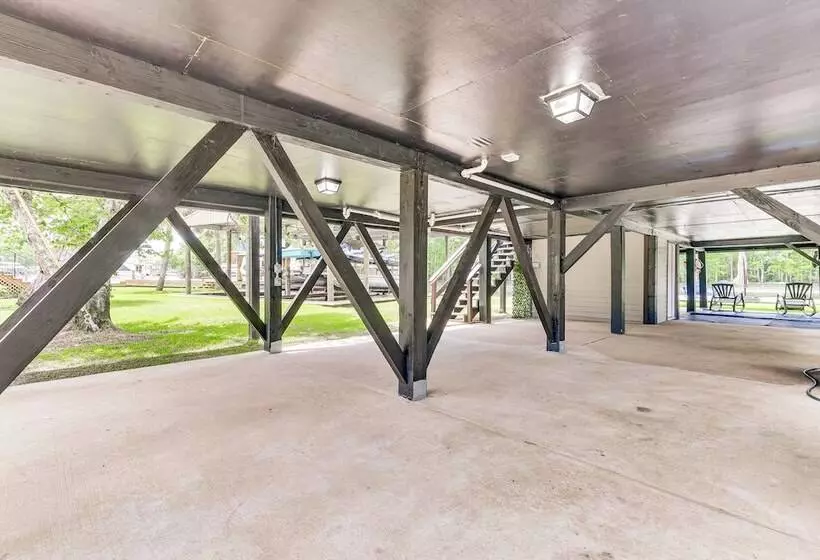 Riverfront Springfield Home W/ Scenic Deck & Dock!