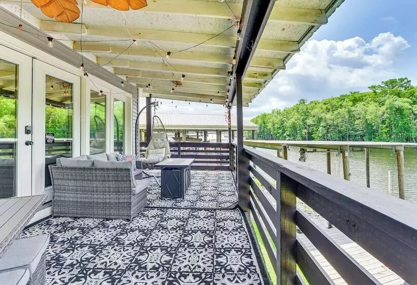 Riverfront Springfield Home W/ Scenic Deck & Dock!