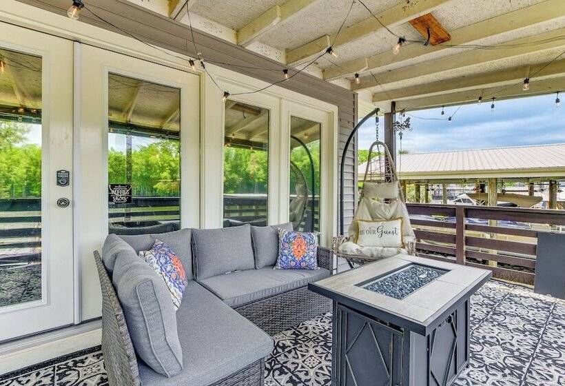 Riverfront Springfield Home W/ Scenic Deck & Dock!