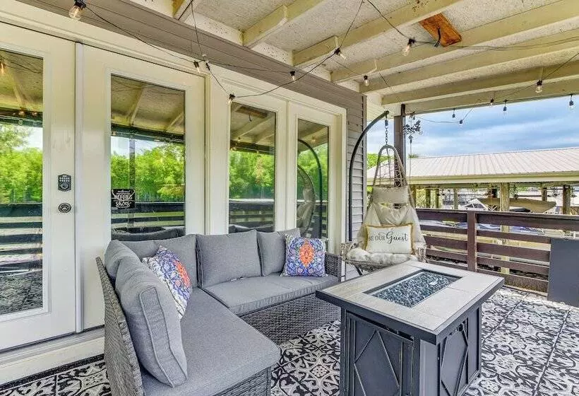 Riverfront Springfield Home W/ Scenic Deck & Dock!