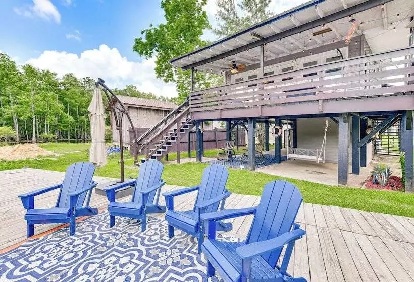 Riverfront Springfield Home W/ Scenic Deck & Dock!