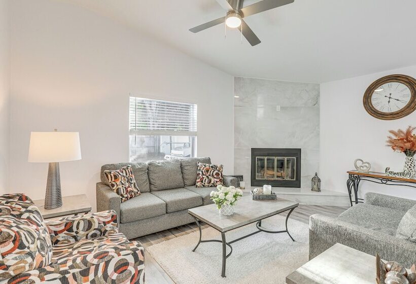 Roomy Largo Home W/ Screened Patio & Private Pool!