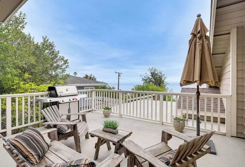 Summerland Home W/ Beach Supplies: Walk To Beach!