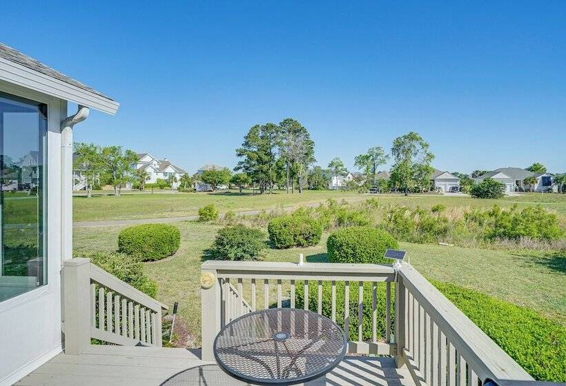 Wilmington Home W/ Sunroom & Private Deck!