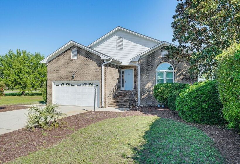 Wilmington Home W/ Sunroom & Private Deck!