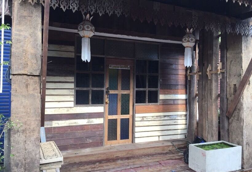 At Lanna House   Adults Only   Hostel