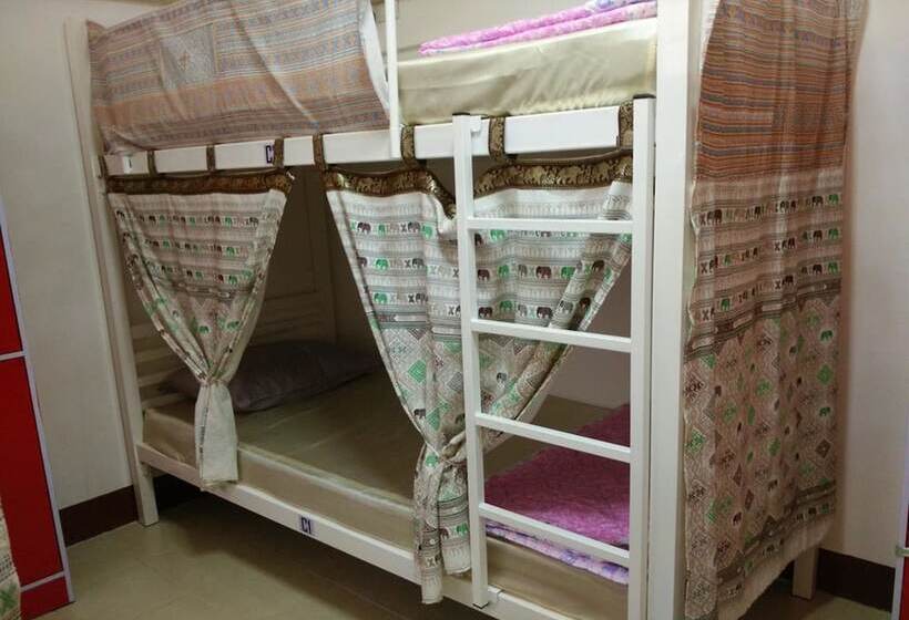 At Lanna House   Adults Only   Hostel