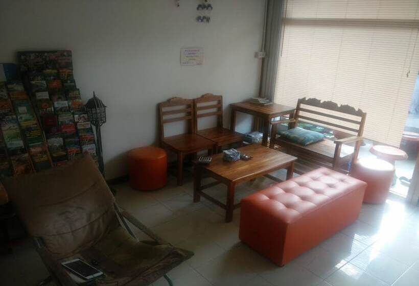 At Lanna House   Adults Only   Hostel