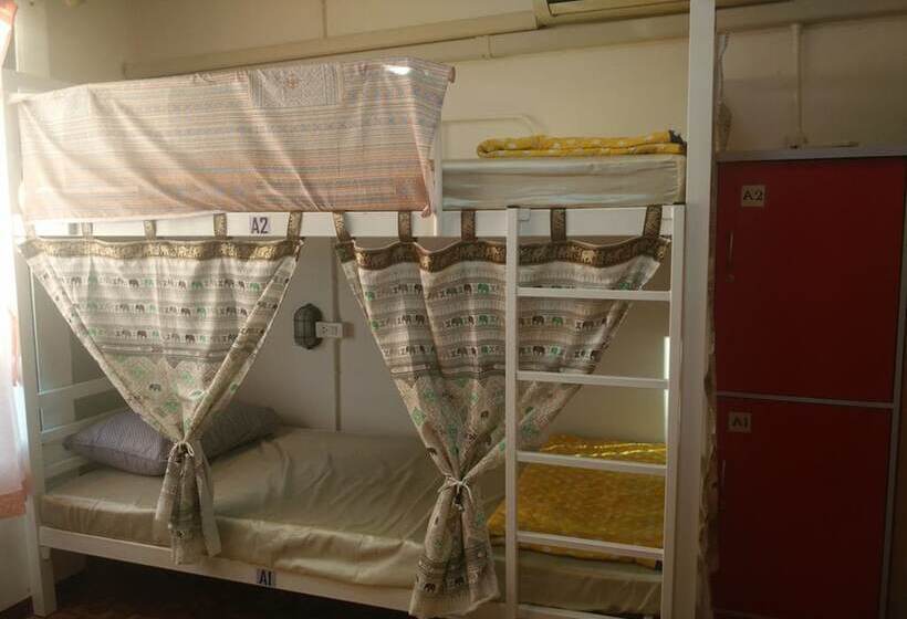 At Lanna House   Adults Only   Hostel