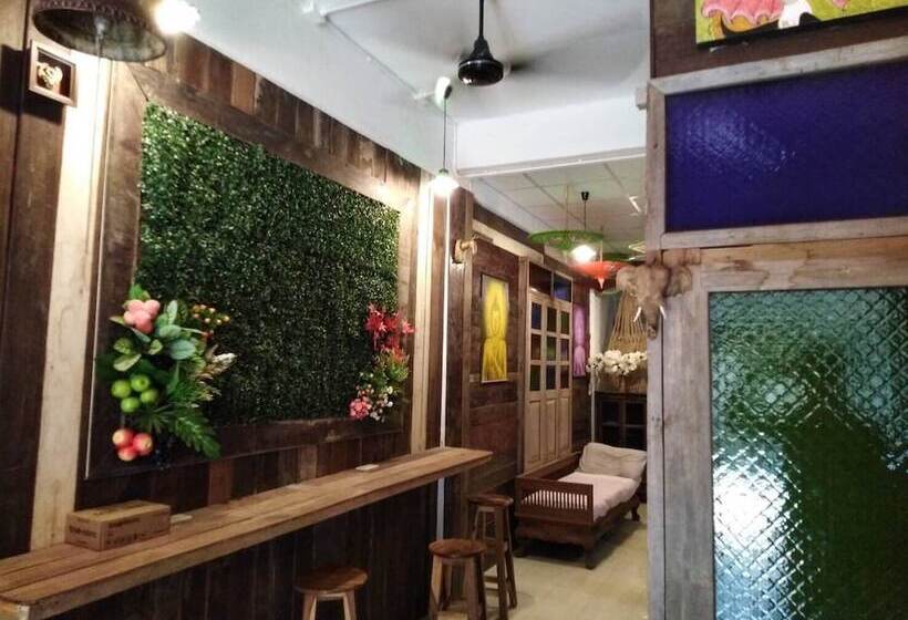 At Lanna House   Adults Only   Hostel