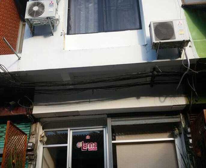 At Lanna House   Adults Only   Hostel