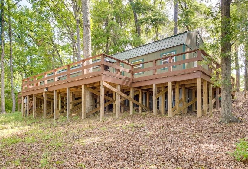 Cozy Hemphill Cabin W/ Lake Views & Deck!