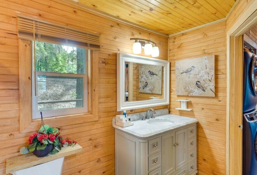 Cozy Hemphill Cabin W/ Lake Views & Deck!
