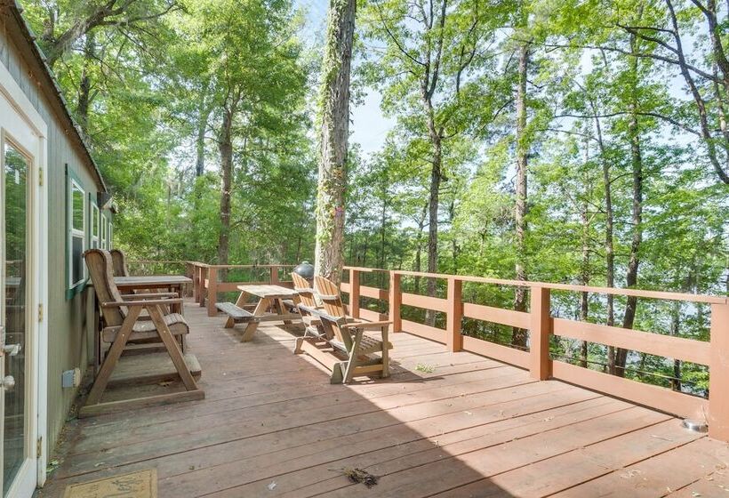 Cozy Hemphill Cabin W/ Lake Views & Deck!