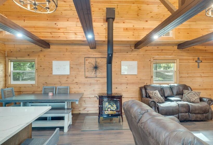 Cozy Hemphill Cabin W/ Lake Views & Deck!