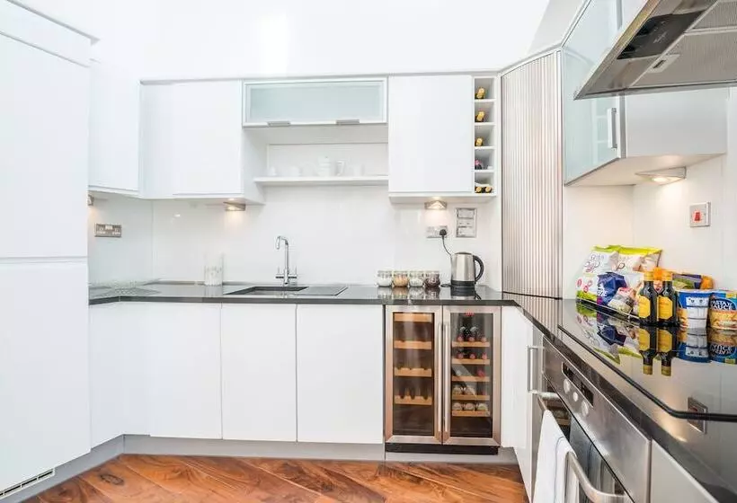 ホテル Exclusive Excel London Apartment