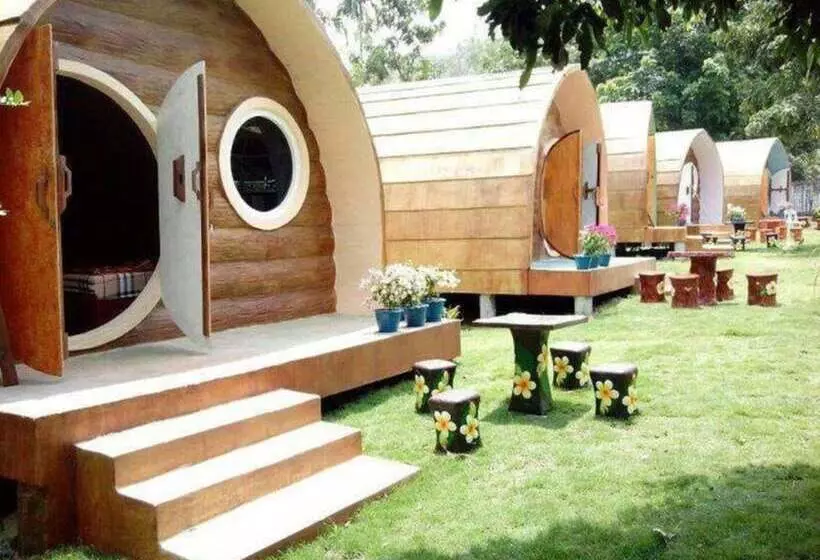 ホテル Kalakrungnung Train And Camp