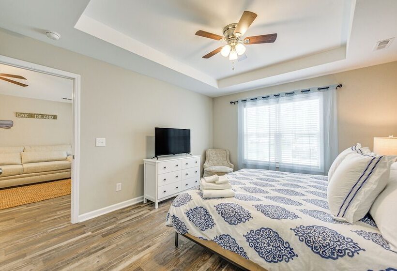 Oak Island Beach House ~ 1/2 Mi To Shore!